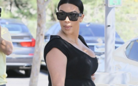 Enceinte, Kim Kardashian pourrait se faire retirer l’utérus après son accouchement !