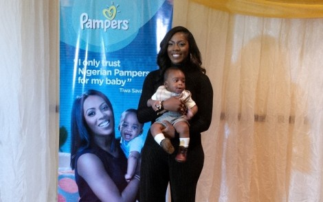 Tiwa Savage conseille les jeunes mamans sur les kilos de grossesse