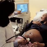 VME, la technique pour retourner bébé en siège dans le ventre