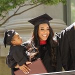Etudiante et mère célibataire, elle obtient enfin son diplôme à Harvard